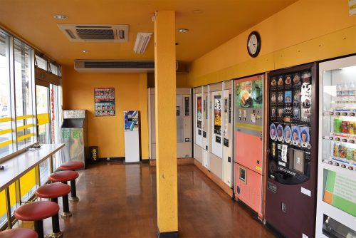 今や絶滅危惧種 高知市比島町にある昭和レトロな自販機グルメを全制覇してきた件 高知県公式 高知県のあれこれまとめサイト 高知家の