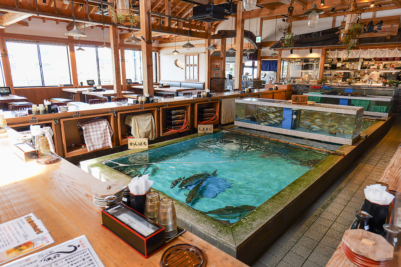 高知グルメ】新鮮な魚を釜炊き銀シャリでいただく至福の海鮮飯「活魚 