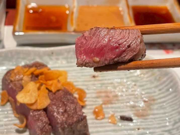 食品, テーブル, 皿, 作品 が含まれている画像  AI 生成コンテンツは誤りを含む可能性があります。