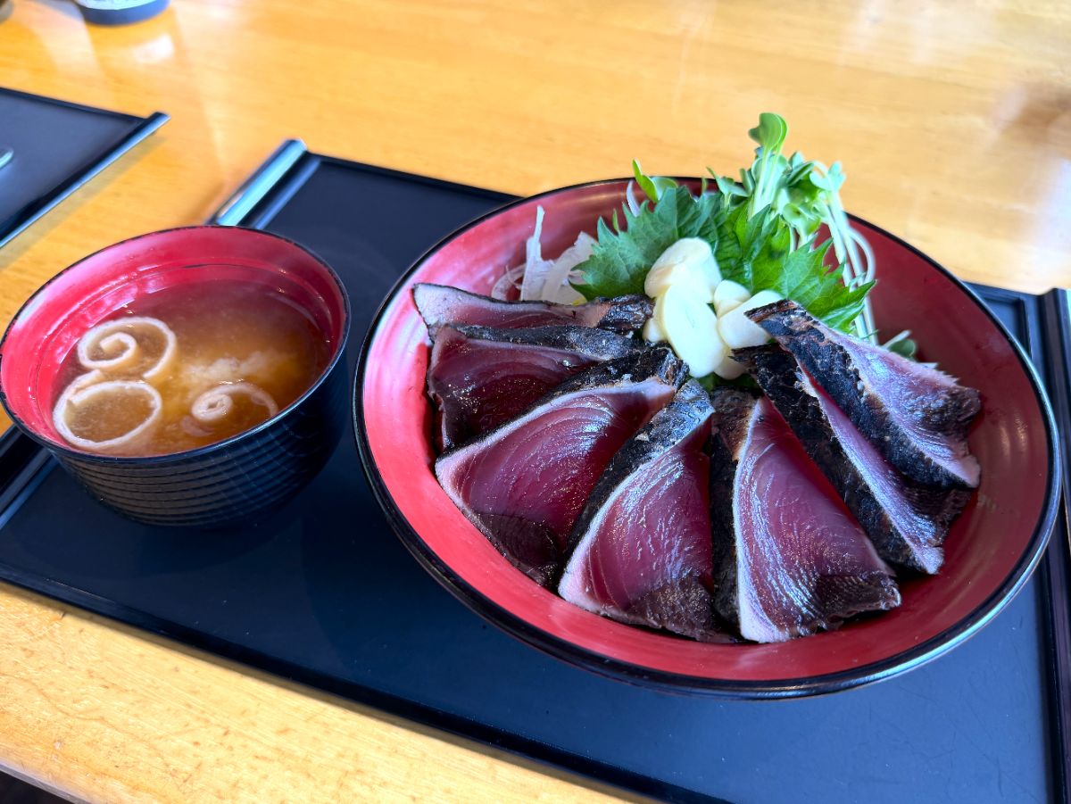 100年ぶりに色が変わった緑の野根まんじゅう